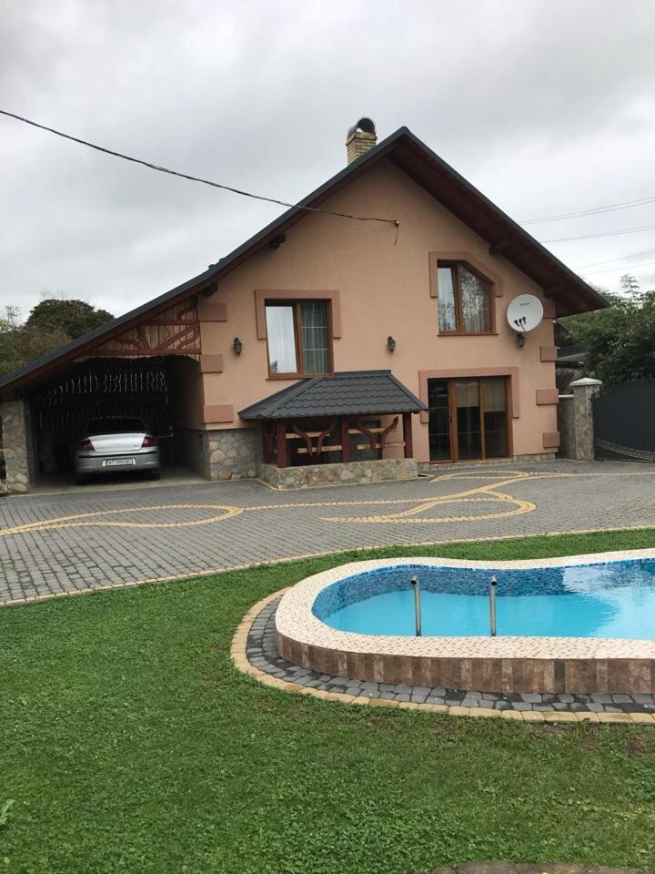 Vacation Home Yabluniv Eksteriør billede